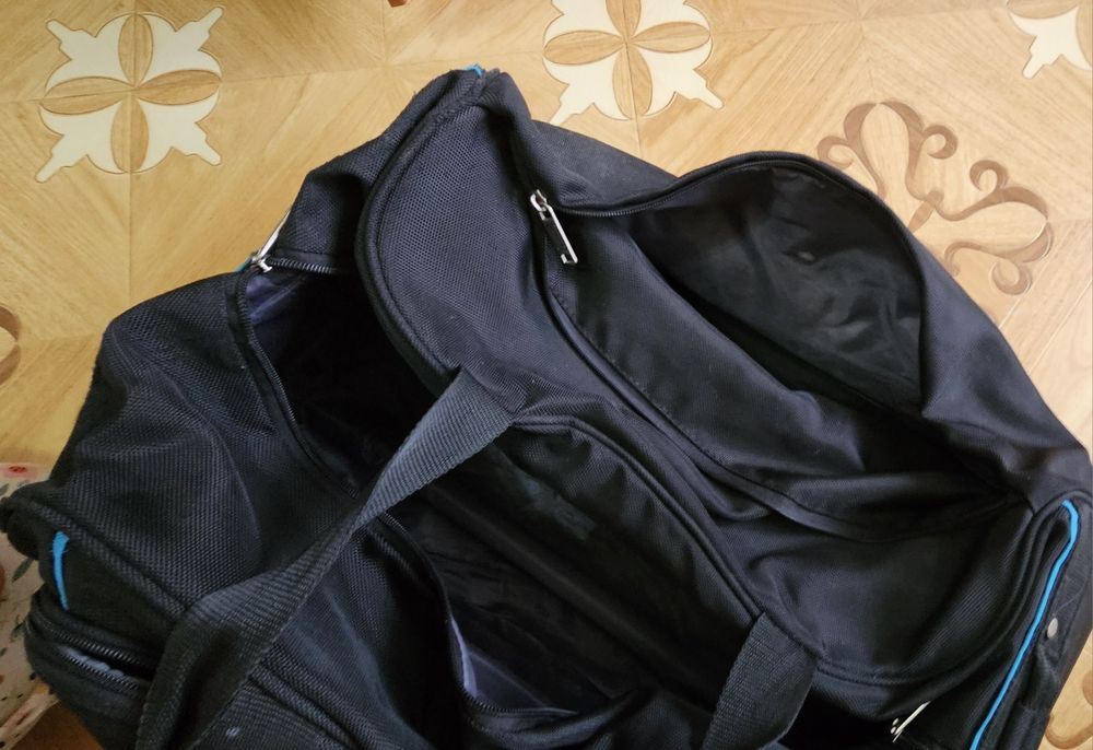 Продам чемодан сумку ручная кладь