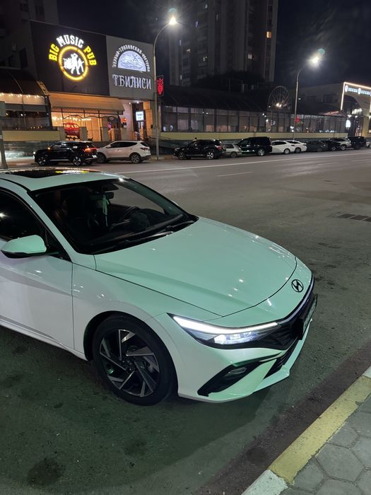 Hyndai Elantra 2024 года