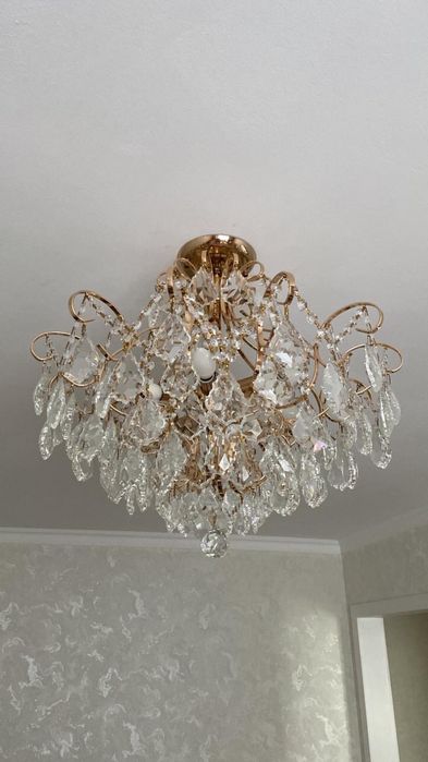 Потолочная люстра