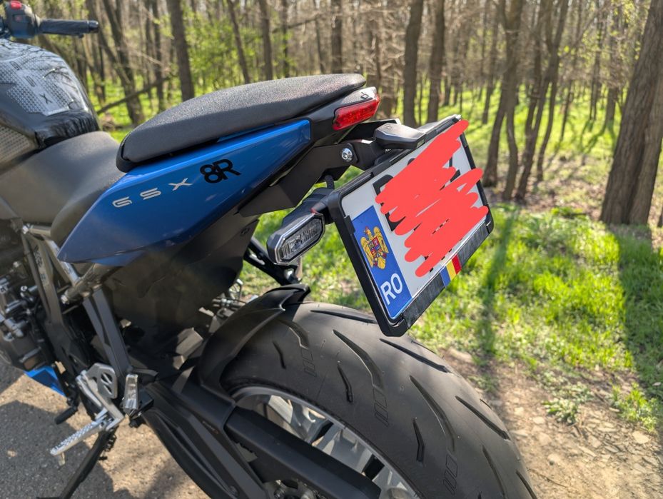 Vând Suzuki GSX-8R - 2024 - Garantie 2028