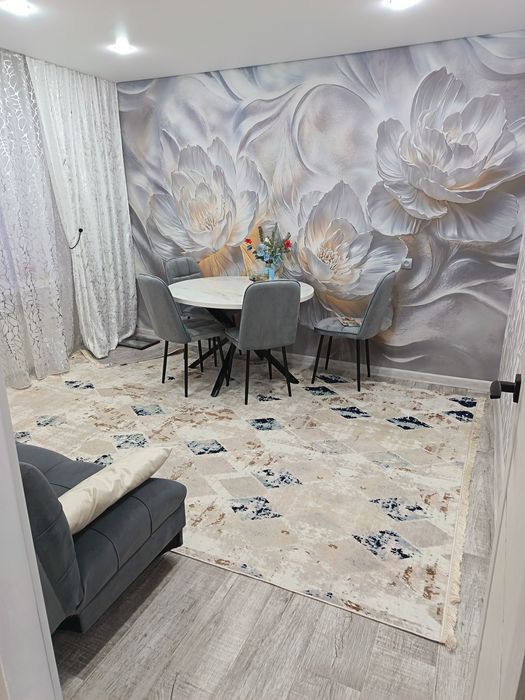 Продам квартиру 4 ех комнатную