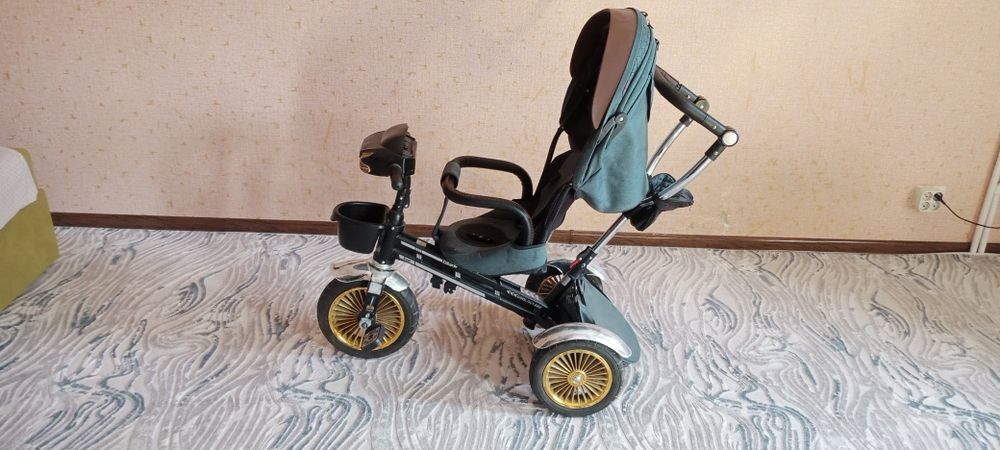 Велоколяска 3\1 сотилади