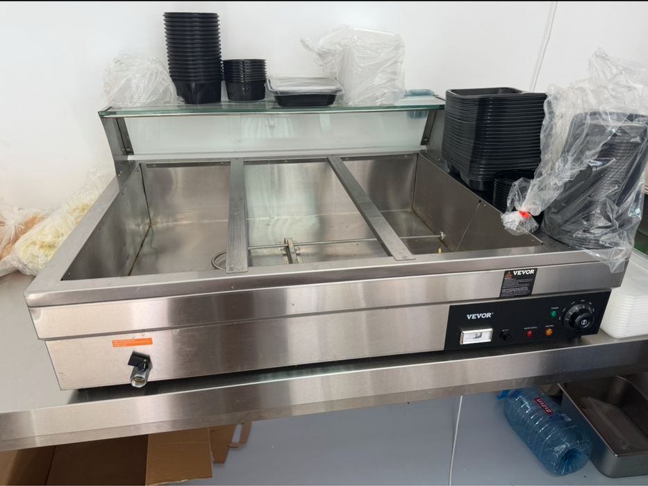 Vand masa calda aproape noua ! Folosit 1 luna