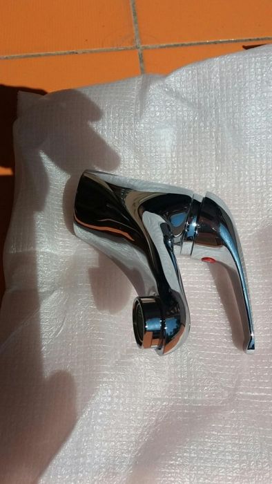 Смесител стоящ за мивка Родас