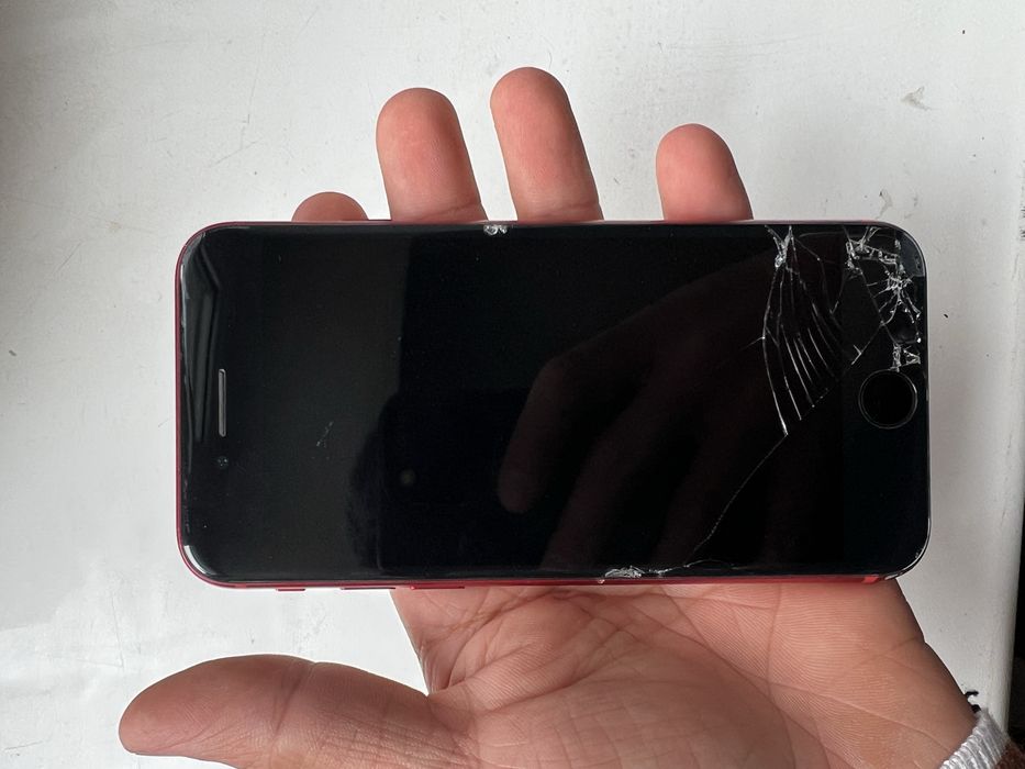 продам айфон 8 64гб