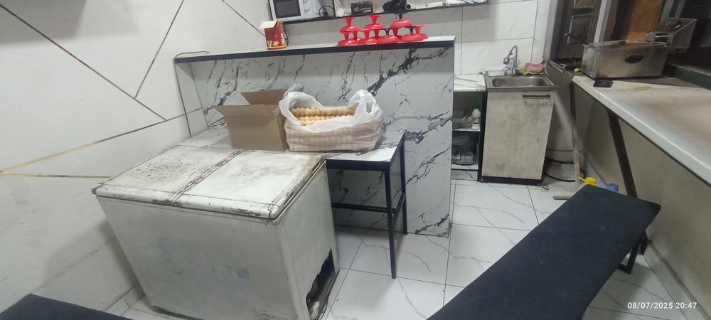 Fasfood mebel yangi 3 oy ishlatilgan