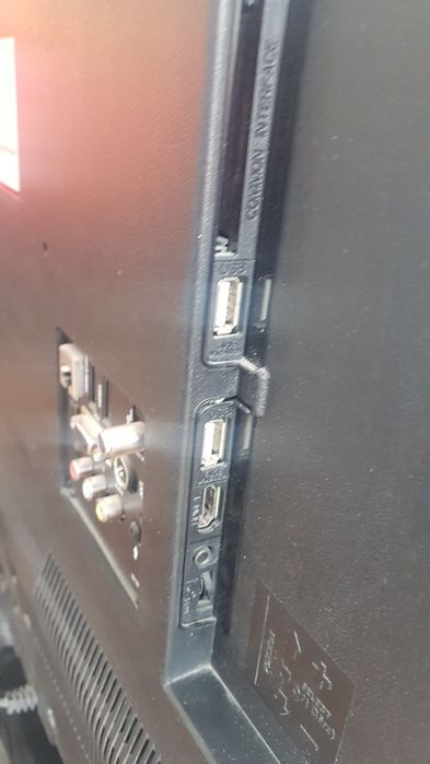 Продавам Смарт Телевизор  JVC 32 инча