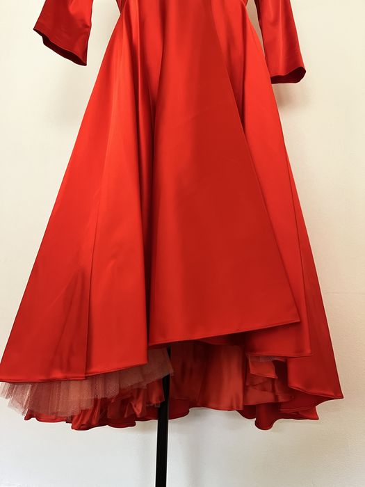 Rochie elegantă roșu viu M