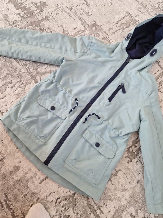 Geaca impermeabila primăvara