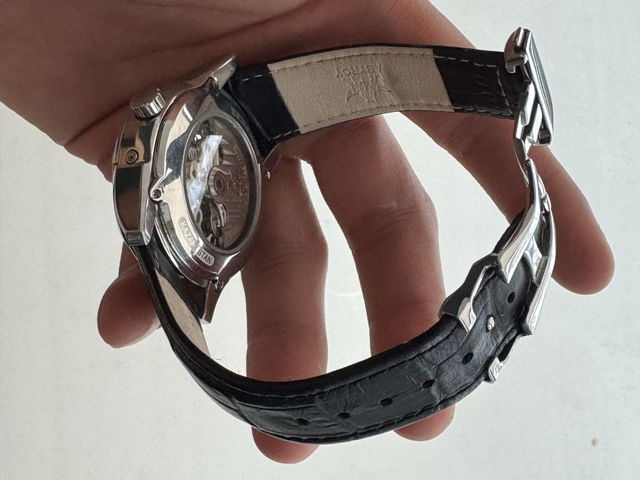 Продается часы казахстанский бренд abyroy