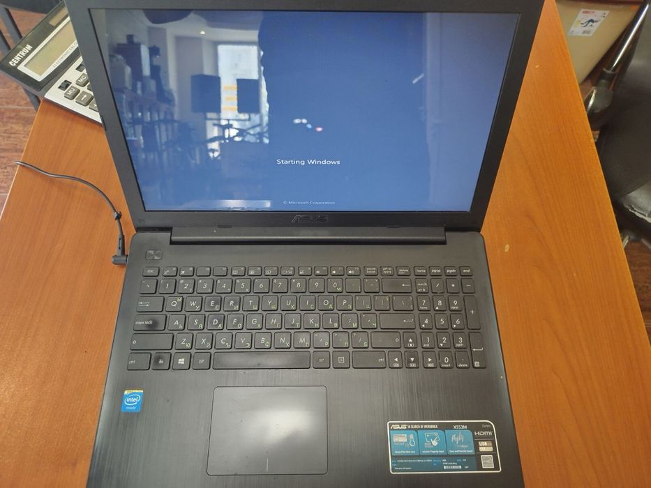 Лаптоп Asus X 553M