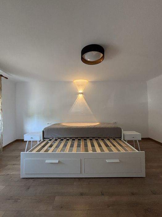 Apartament la casa cu curte