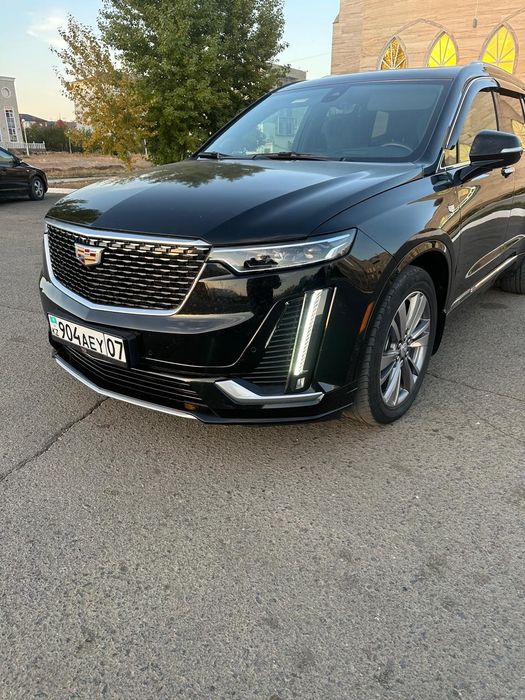 Продам машину Cadillac XT 6