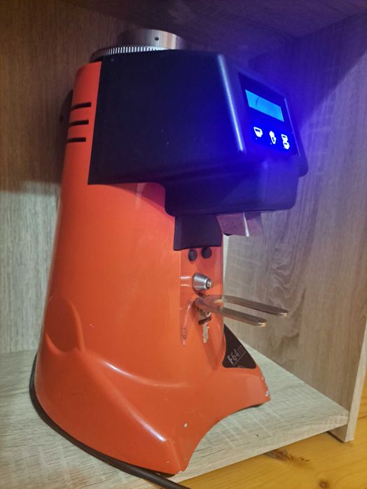 Професионална кафемелачка Fiorenzato F64 EVO (Червена) – Перфектно работеща