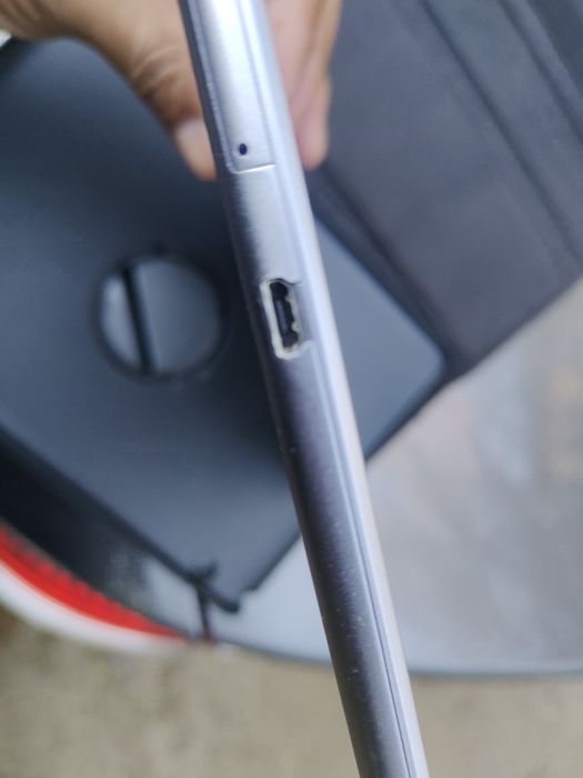 Планшет в хорошем состоянии