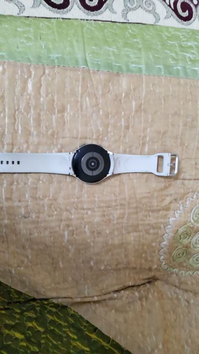 Продам смарт часы Samsung watch 4 44 мм