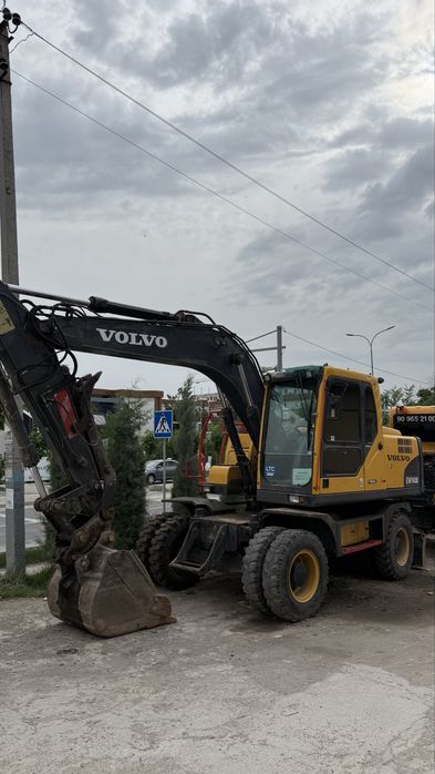 Volvo 145 sotiladi!!!