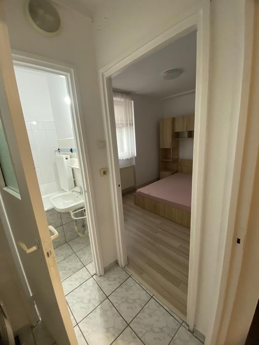 Închiriez apartament