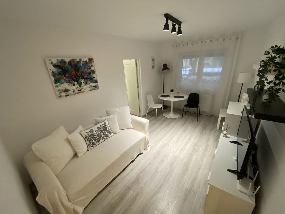 2 Camere Judetean, Nedecomandat, Proprietar