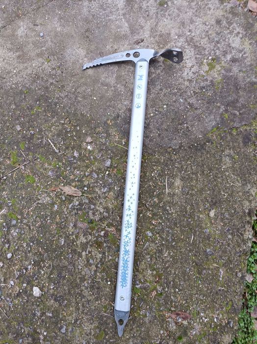 Пикел за зимни преходи