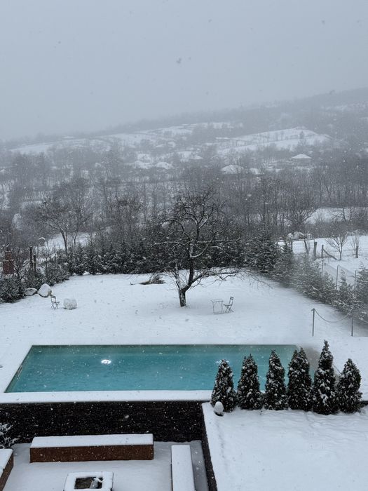 R HOUSE - Cabana cu piscina incalzita