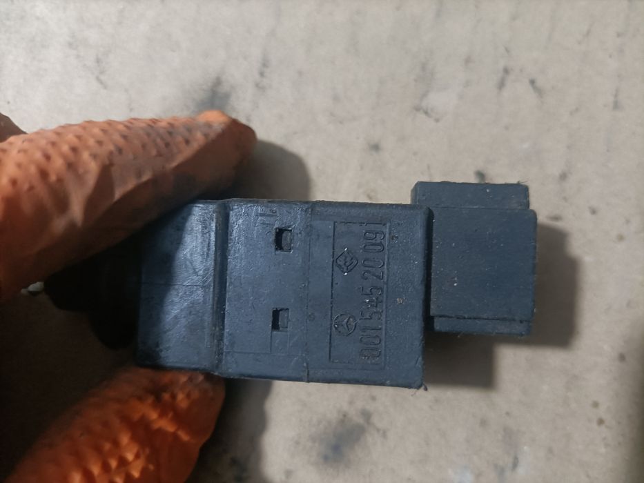 Senzor lumini la frână A B C Class vito sprinter livrez colet avantajo