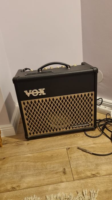 Amplificator chitara hibrid lampa Vox