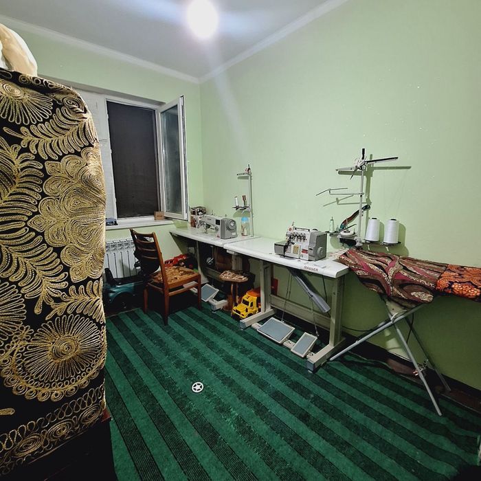 Кармана туманида 3 хонали 2 этажи домнинг 2 чи этажидан квартира сотил