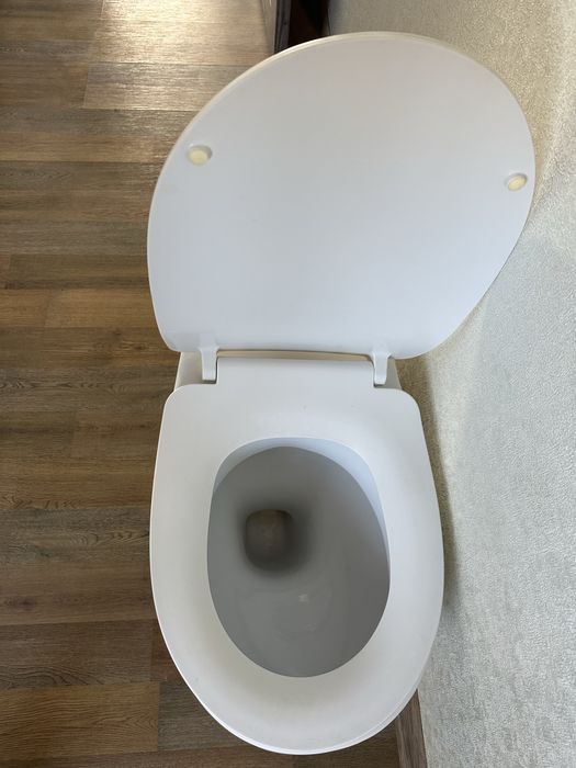 Унитаз с инсталяцией