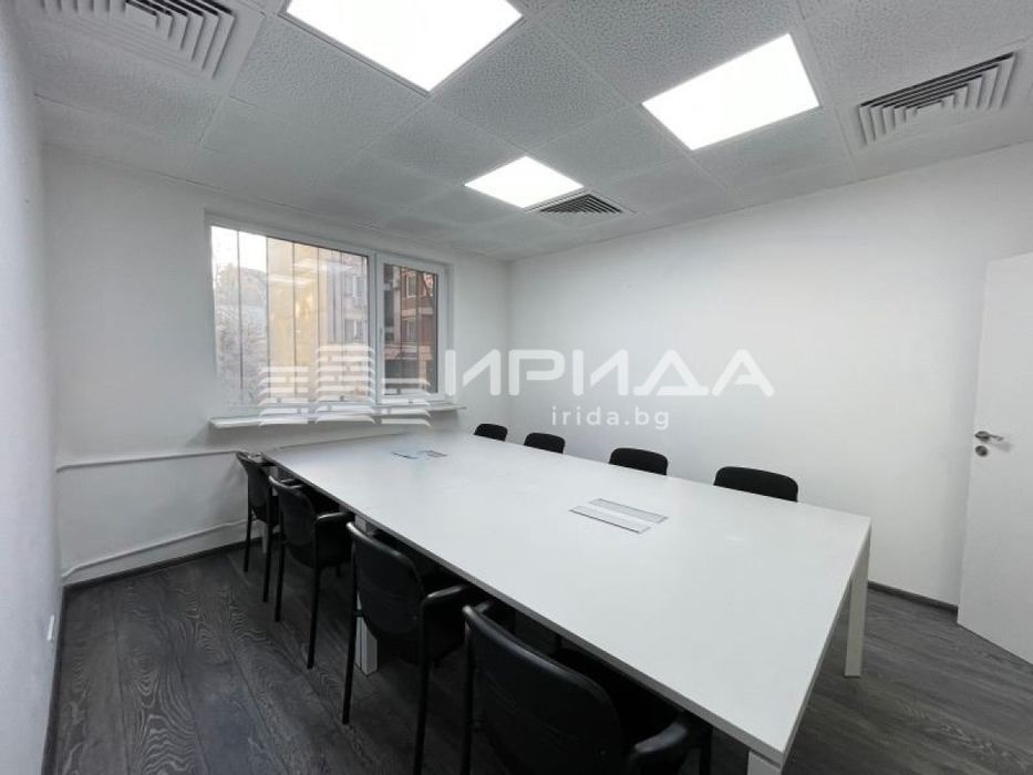 Четиристаен апартамент на ул.Оборище