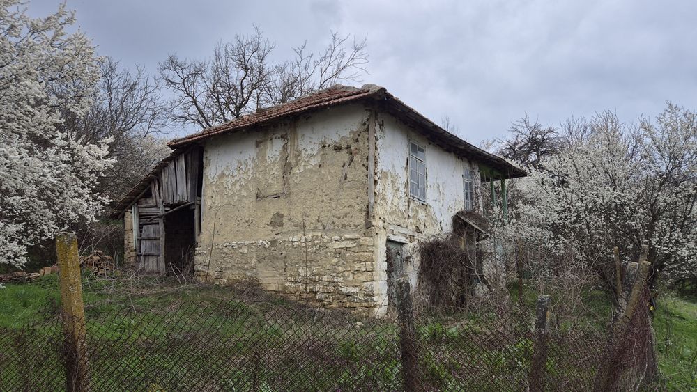 Къща в село Любичево