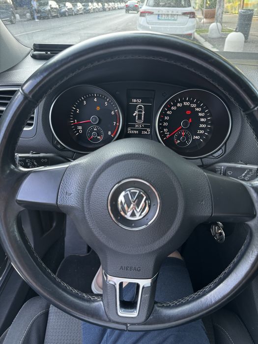 Volkswagen Golf 6 an 2011 1.4 122 cp