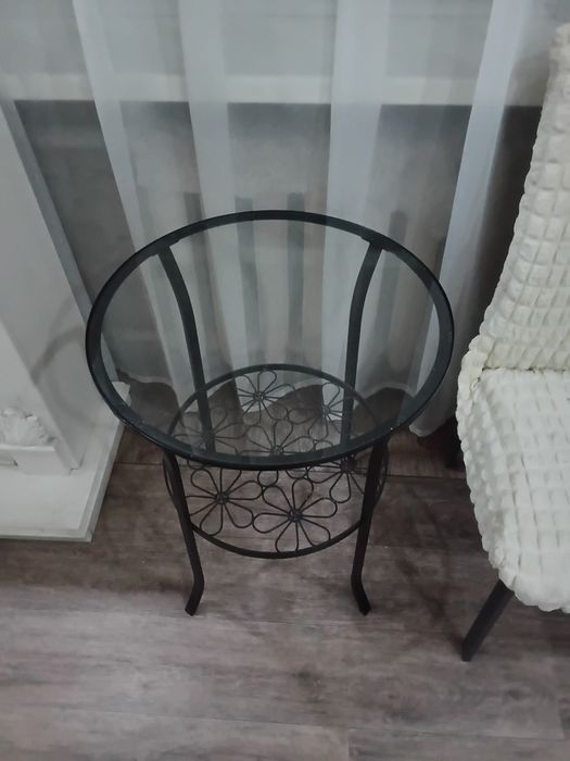Продам кофейный столик Икея в черном цвете