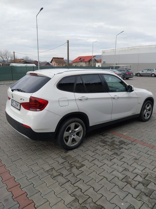 Vând BMW X1 x drive
