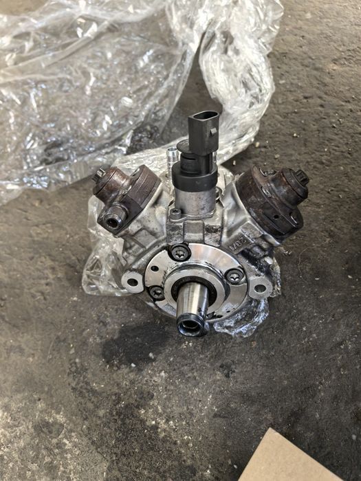 Продавам перфектни турбини, дюзи и помпа за N57 313 коня