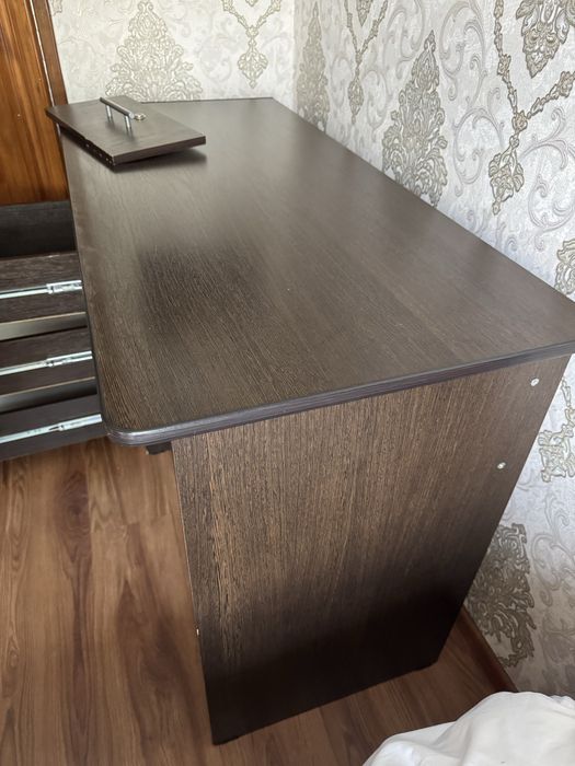 Продам стол псимьенный, б/у