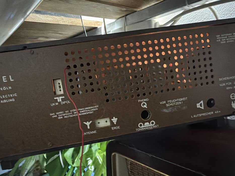 Radio pe lampi Intel