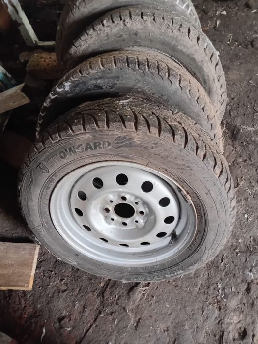 Продам Зимние шины