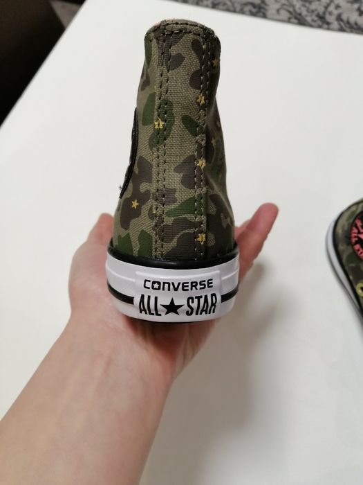 Нови на Converse кецове