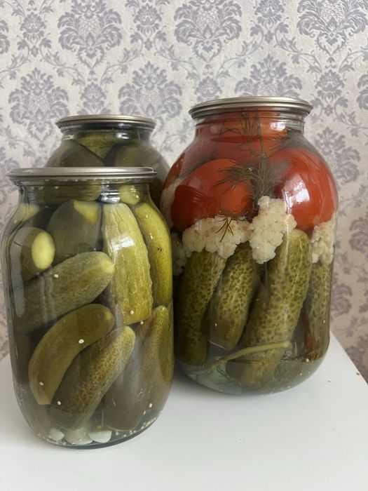 Продам соленья огурцы и ассорти
