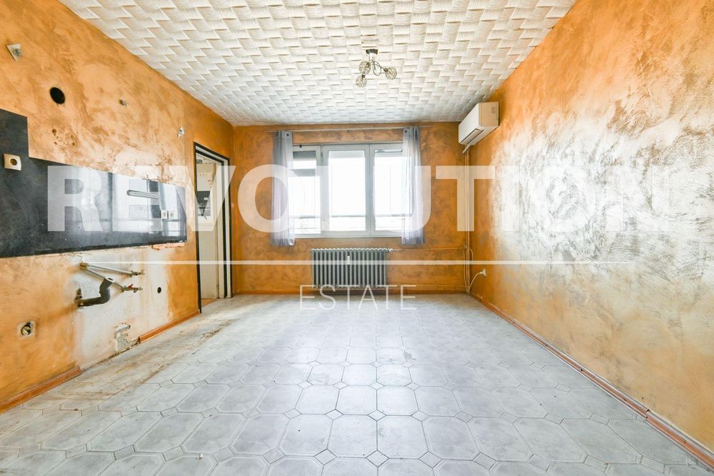 Тристаен апартамент в ж.к. Сухата река