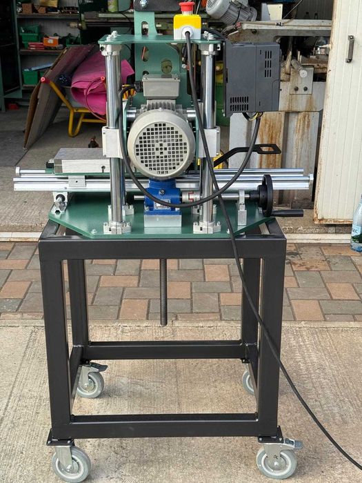 Masina de rectificat plana.