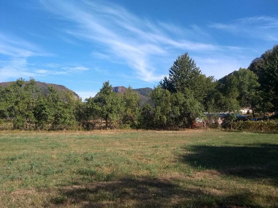 Vind 6800m² teren intravilan Polovragi, Gorj