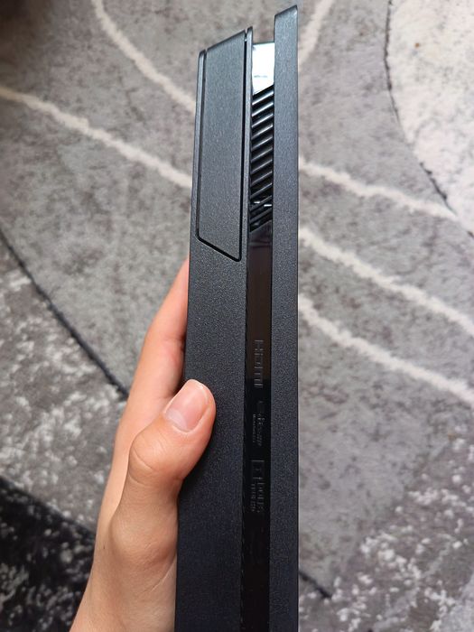 Ps4 Slim 500Gb+ Accesorii