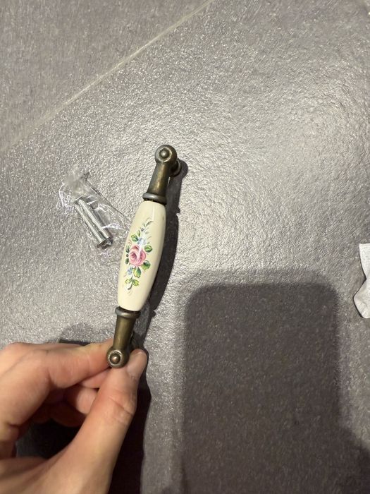 Ручка для шкафа кухонного и других