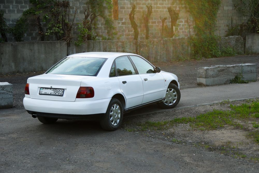 Продам машину audi a4