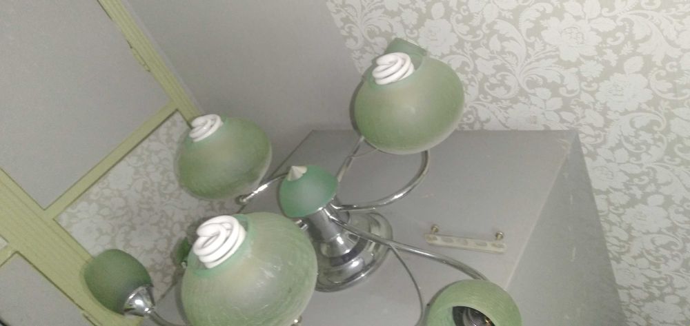 Люстры б/у и 2 плафона