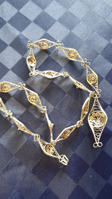 Ефектно филигранно коланче