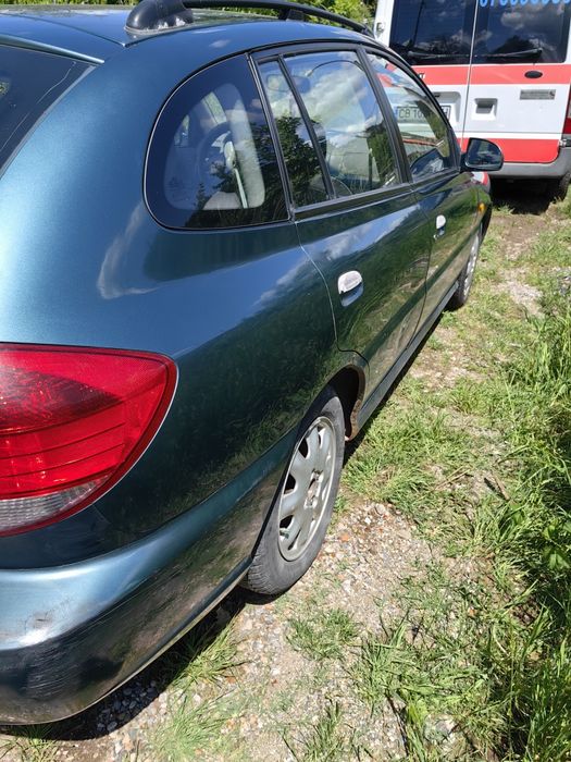 Продавам киа рио 1.3 75hp