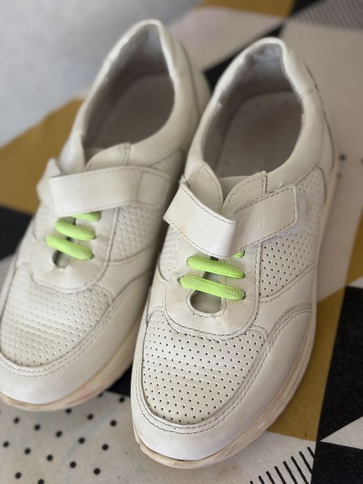 Кроссовка ақ женский